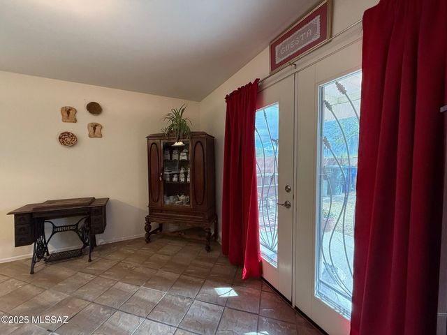 9968 E Country Shadows Drive, Tucson, AZ 85748