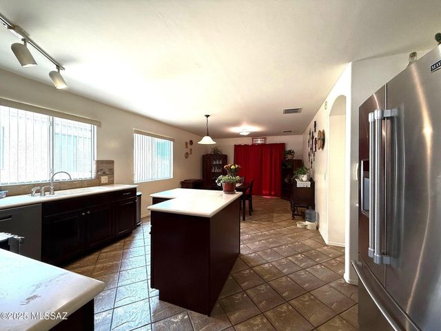 9968 E Country Shadows Drive, Tucson, AZ 85748