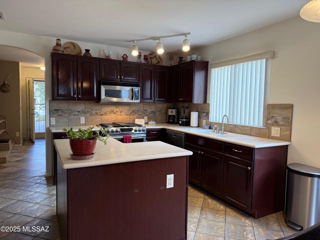 9968 E Country Shadows Drive, Tucson, AZ 85748