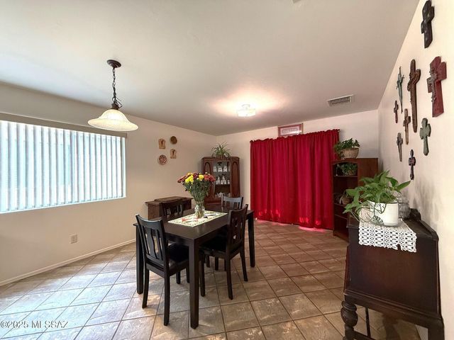 9968 E Country Shadows Drive, Tucson, AZ 85748