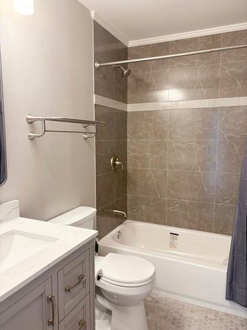 535 S Cleveland Avenue S 305, Arlington Heights, IL 60005