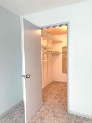 535 S Cleveland Avenue S 305, Arlington Heights, IL 60005