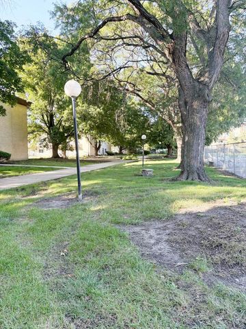 535 S Cleveland Avenue S 305, Arlington Heights, IL 60005