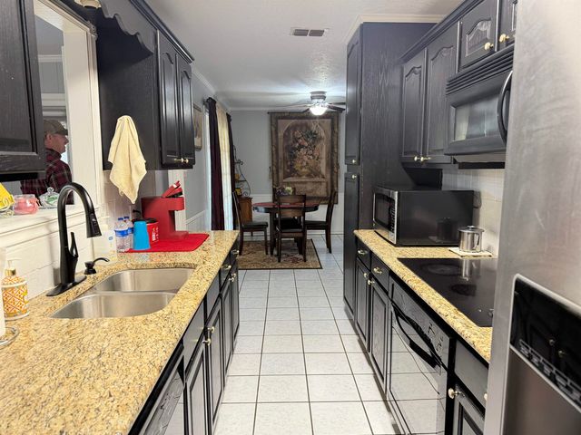 1146 Forsythe, Carthage, TX 75633