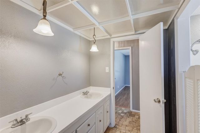 7324 Vanessa Drive, Fort Worth, TX 76112