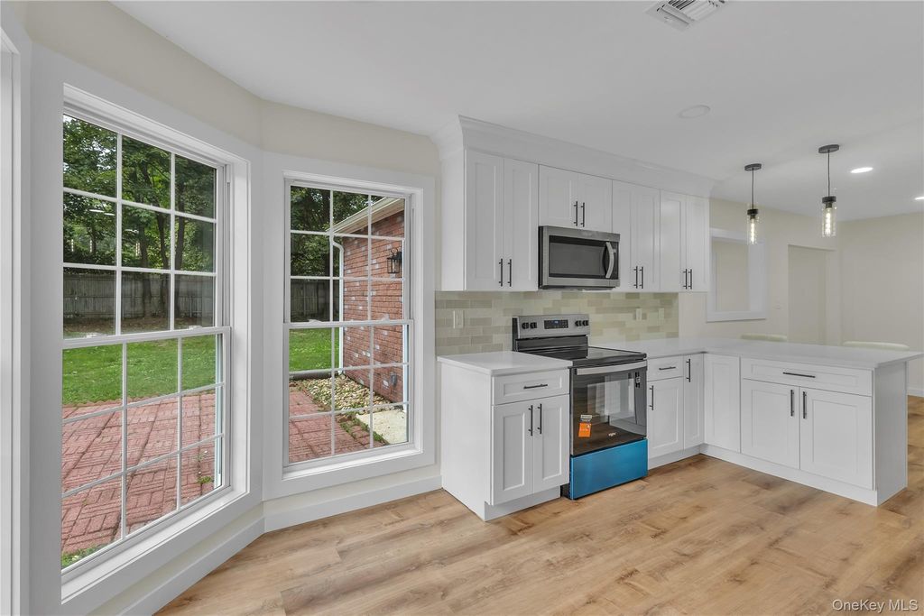 5 Orleans Green, Coram, NY 11727 — photo 5
