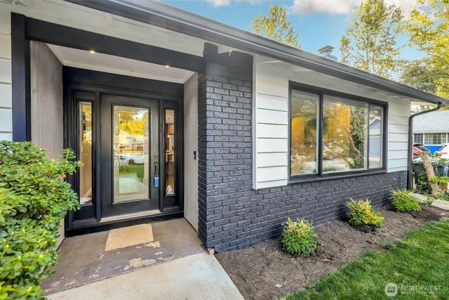 14737 112th Avenue NE, Kirkland, WA 98034