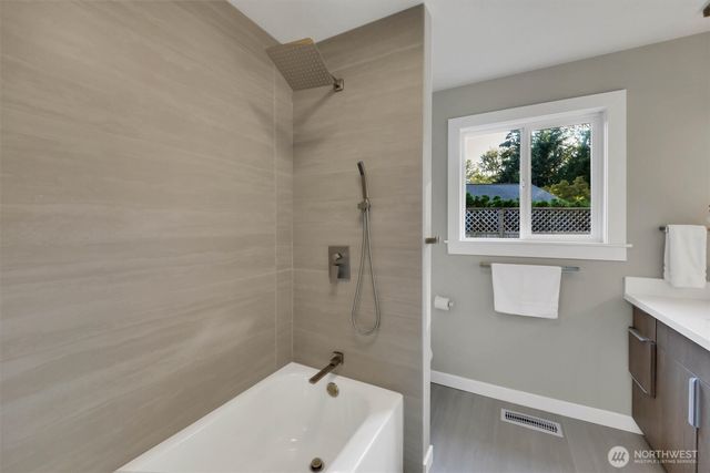 14737 112th Avenue NE, Kirkland, WA 98034