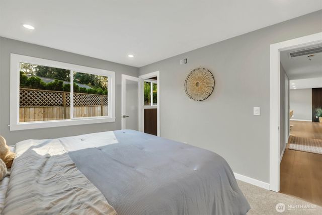 14737 112th Avenue NE, Kirkland, WA 98034