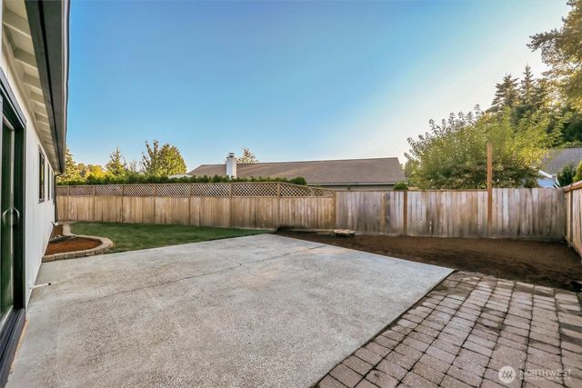 14737 112th Avenue NE, Kirkland, WA 98034