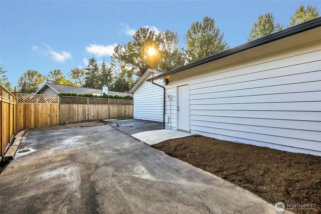 14737 112th Avenue NE, Kirkland, WA 98034