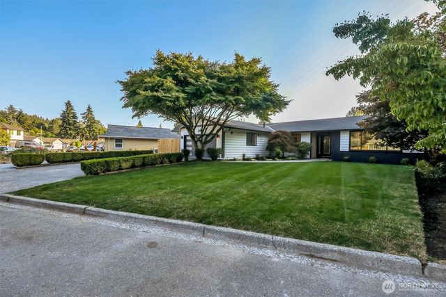 14737 112th Avenue NE, Kirkland, WA 98034