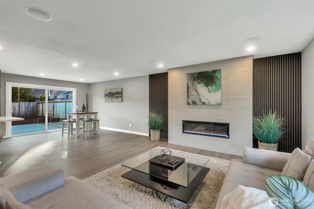 14737 112th Avenue NE, Kirkland, WA 98034
