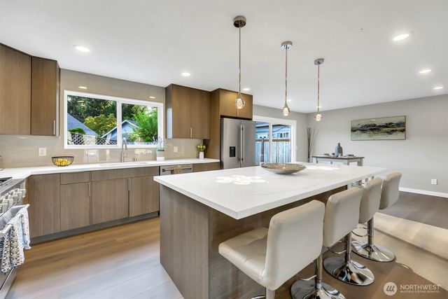 14737 112th Avenue NE, Kirkland, WA 98034