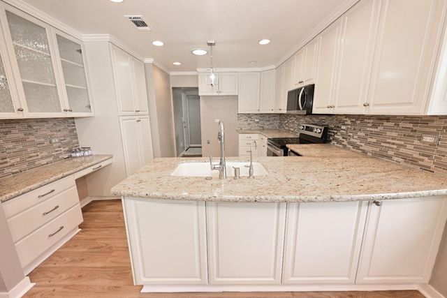 5088 N Forkner Avenue, Fresno, CA 93711