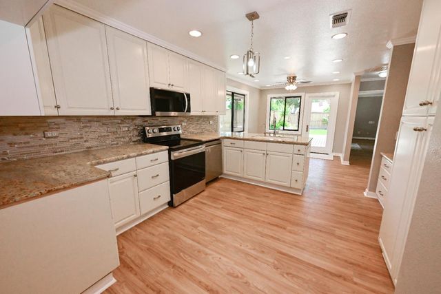 5088 N Forkner Avenue, Fresno, CA 93711