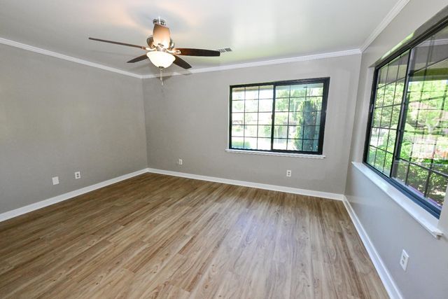 5088 N Forkner Avenue, Fresno, CA 93711