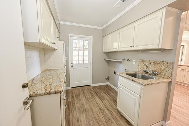 5088 N Forkner Avenue, Fresno, CA 93711