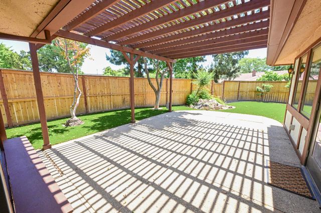 5088 N Forkner Avenue, Fresno, CA 93711