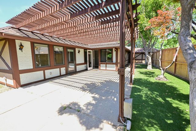 5088 N Forkner Avenue, Fresno, CA 93711