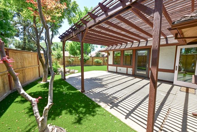 5088 N Forkner Avenue, Fresno, CA 93711