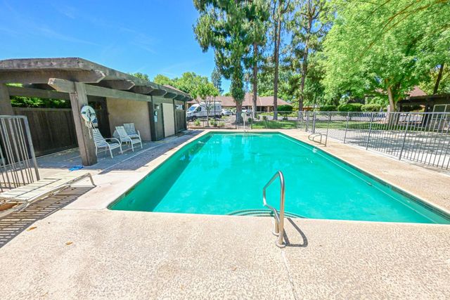 5088 N Forkner Avenue, Fresno, CA 93711