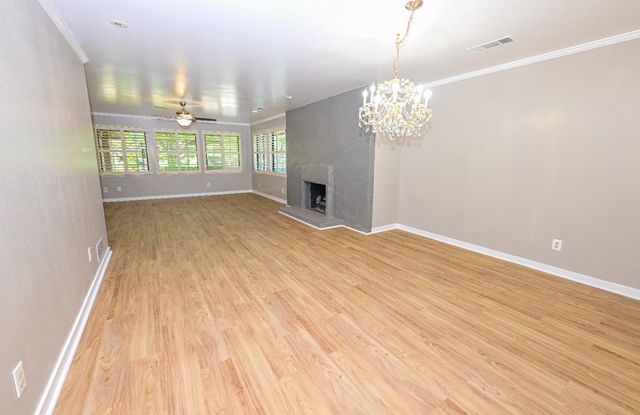 5088 N Forkner Avenue, Fresno, CA 93711