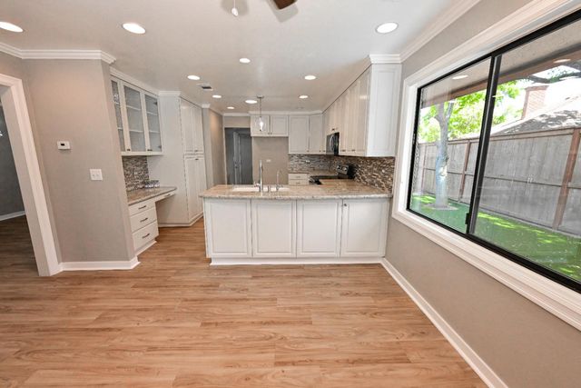 5088 N Forkner Avenue, Fresno, CA 93711