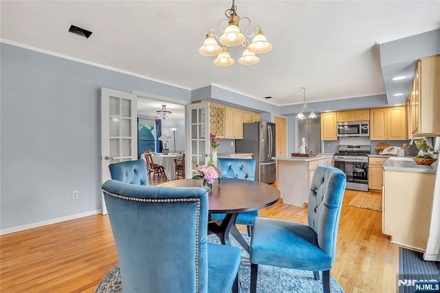 6 Meester Street, Mahwah, NJ 07430