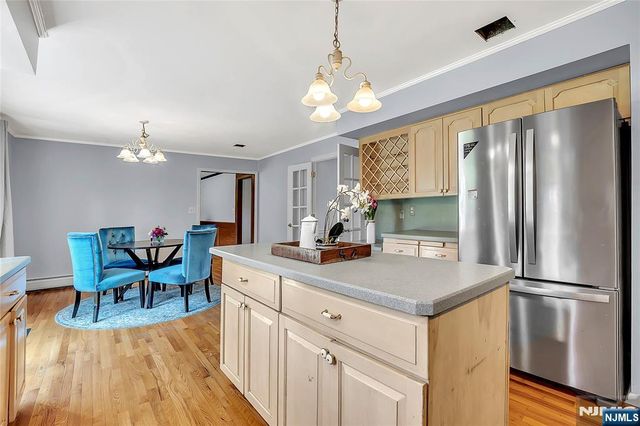 6 Meester Street, Mahwah, NJ 07430