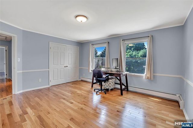 6 Meester Street, Mahwah, NJ 07430