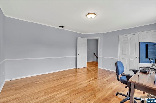 6 Meester Street, Mahwah, NJ 07430