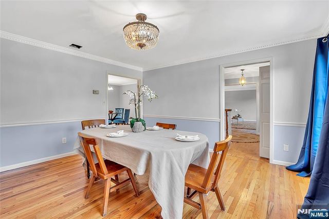 6 Meester Street, Mahwah, NJ 07430