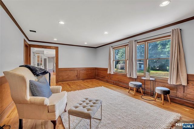 6 Meester Street, Mahwah, NJ 07430