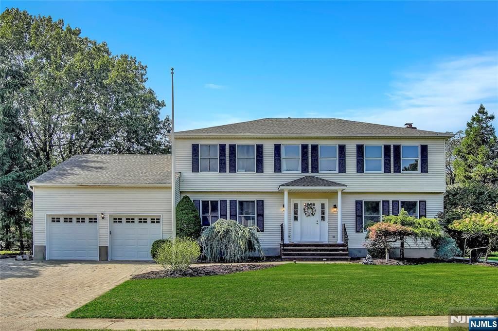 6 Meester Street, Mahwah, NJ 07430