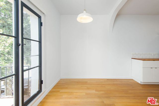 900 S Orange Grove Avenue 203, Los Angeles, CA 90036