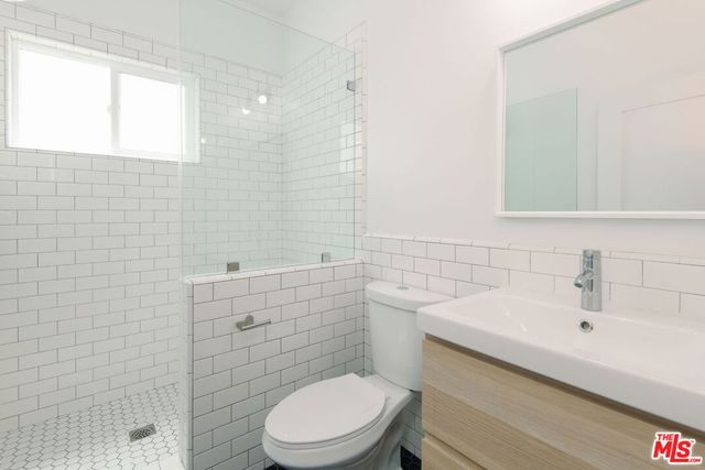900 S Orange Grove Avenue 203, Los Angeles, CA 90036