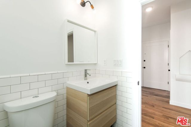 900 S Orange Grove Avenue 203, Los Angeles, CA 90036