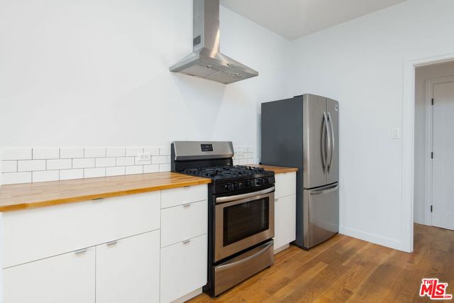 900 S Orange Grove Avenue 203, Los Angeles, CA 90036