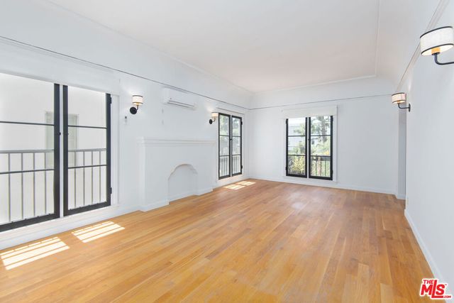 900 S Orange Grove Avenue 203, Los Angeles, CA 90036