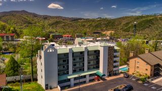 354 E Holly Ridge Road, Gatlinburg, TN 37738
