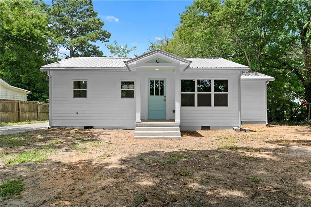 5233 Groovers Landing SE Road, Acworth, GA 30101
