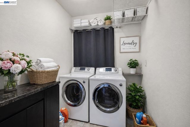 17676 Garland Ct, Castro Valley, CA 94546