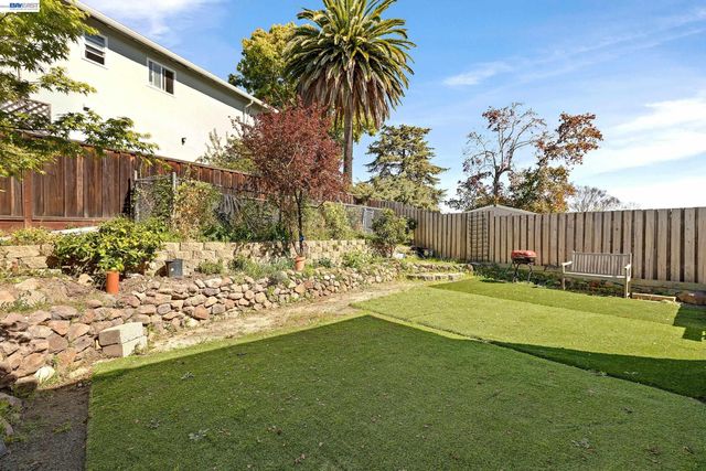 17676 Garland Ct, Castro Valley, CA 94546