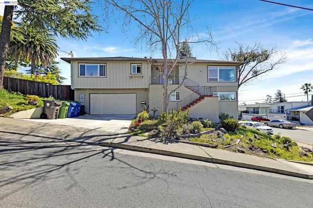 17676 Garland Ct, Castro Valley, CA 94546