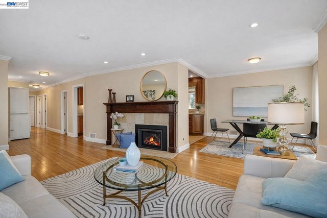 17676 Garland Ct, Castro Valley, CA 94546