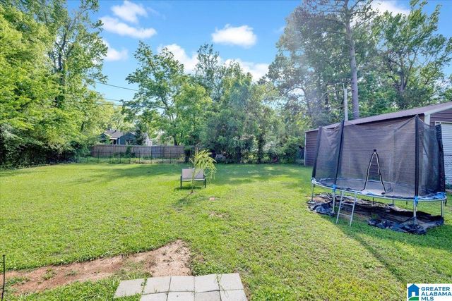 137 BROOKWOOD ROAD W, Midfield, AL 35228