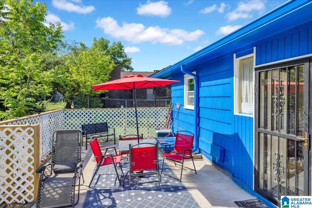 137 BROOKWOOD ROAD W, Midfield, AL 35228