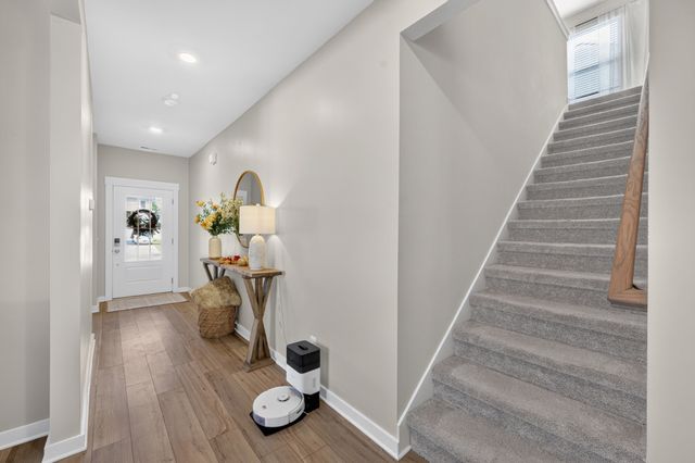547 Ballard Dr, White House, TN 37188