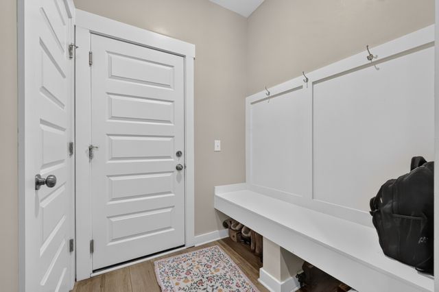 547 Ballard Dr, White House, TN 37188